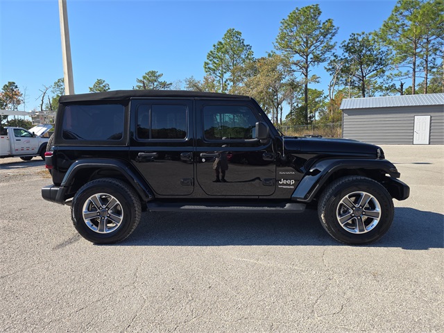 2022 Jeep Wrangler Unlimited Sahara photo 2