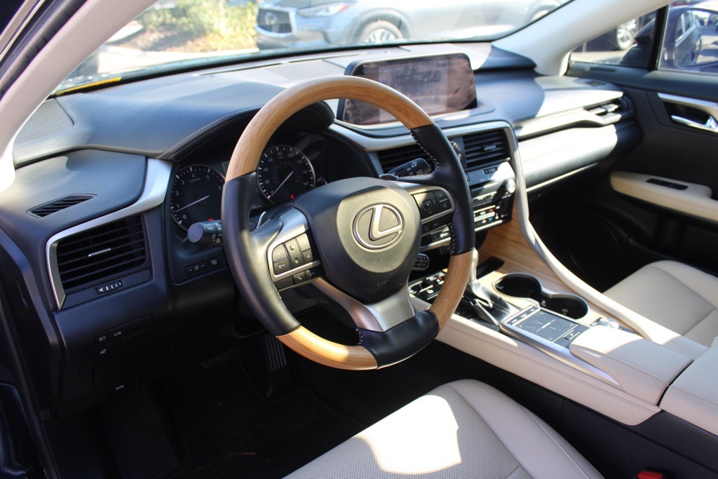 2022 Lexus RX 350L photo 2