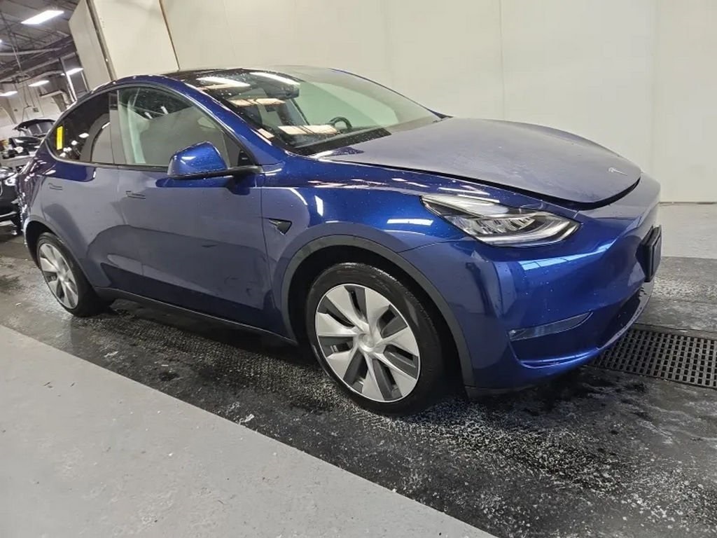 Used 2021 Tesla Model Y Long Range with VIN 5YJYGDEE0MF094494 for sale in Northfield, Minnesota
