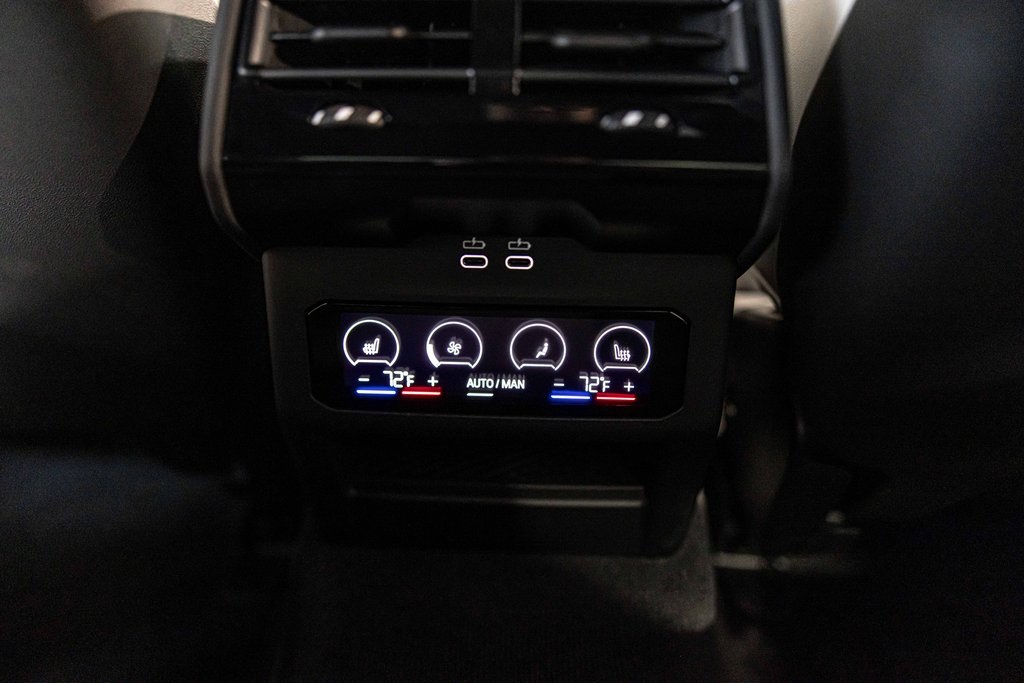 2025 BMW M5 - Image 34