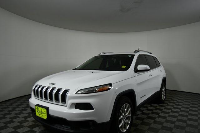 2016 Jeep Cherokee Latitude photo 2