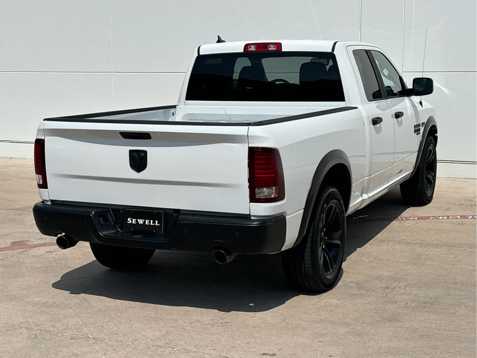 2022 Ram 1500 Classic Warlock photo 4