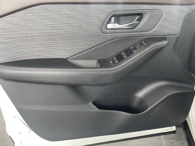 2023 Nissan Rogue SV photo 21