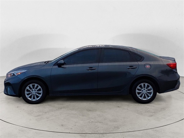 2024 Kia Forte LX photo 2