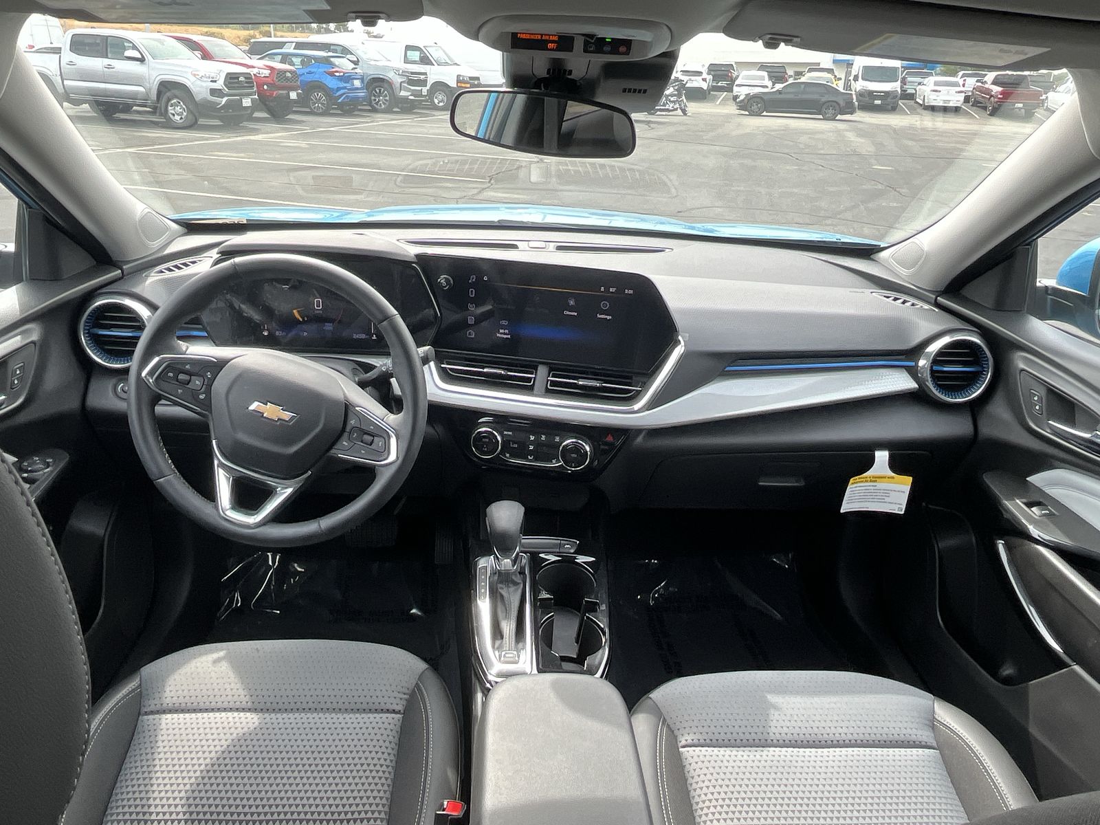 2025 Chevrolet Trax LT photo 11