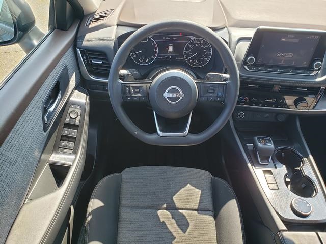 2023 Nissan Rogue SV photo 16