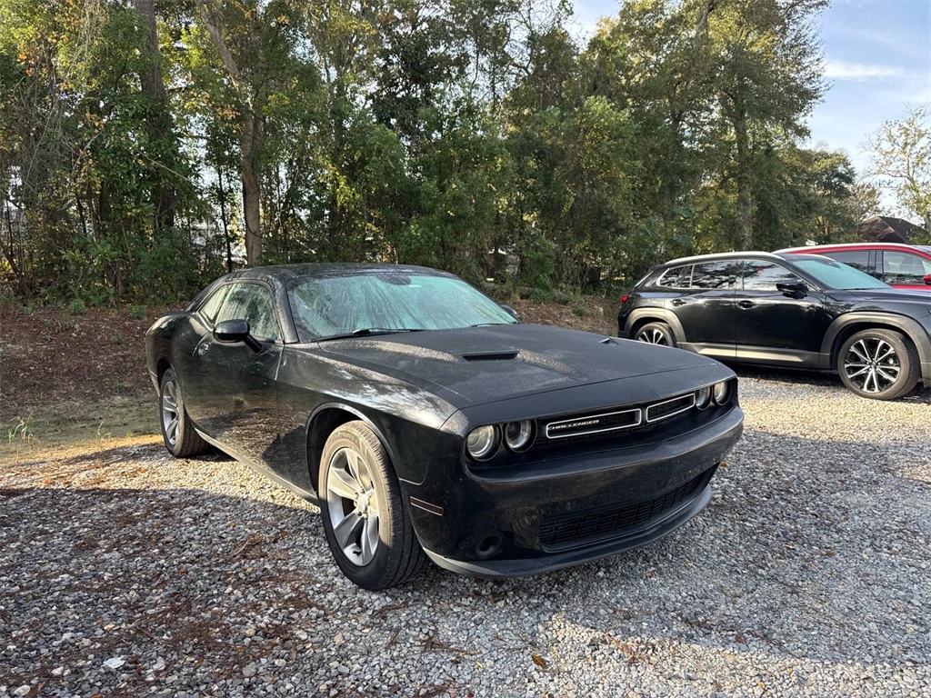 2019 Dodge Challenger SXT photo 3