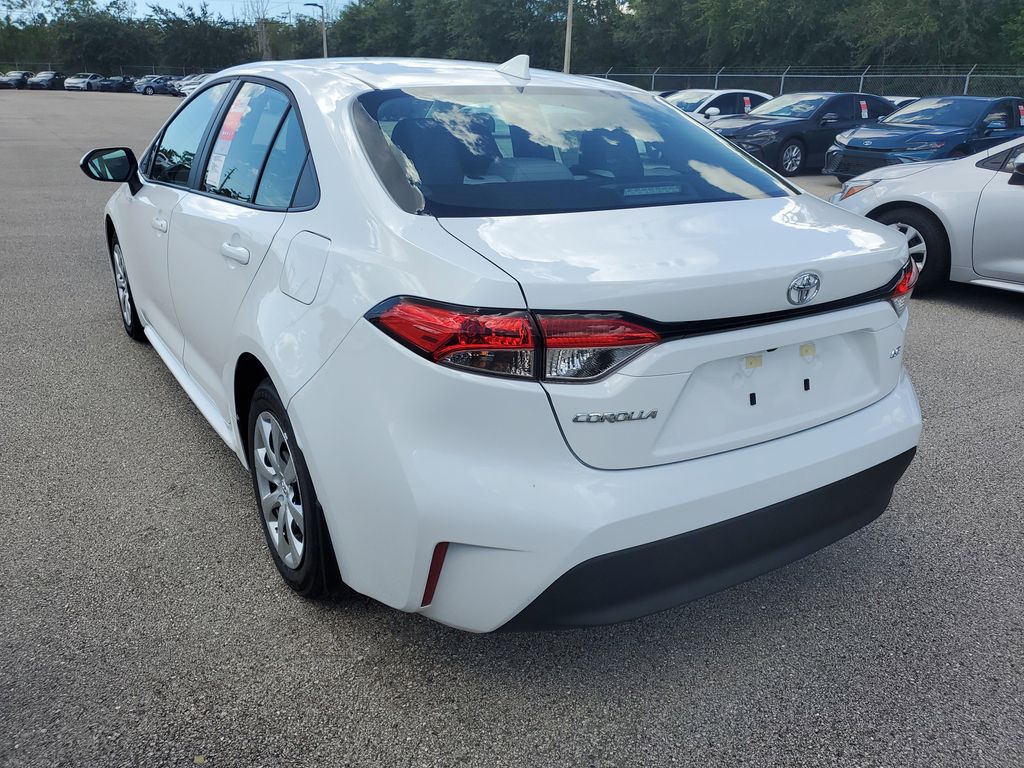 2025 Toyota Corolla LE photo 7