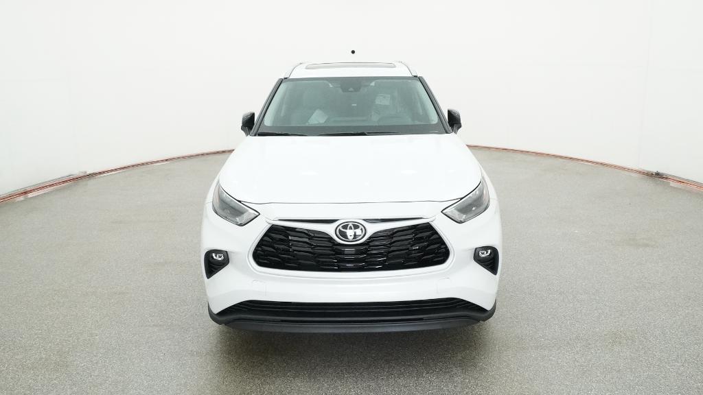 2025 Toyota Highlander XLE Limited photo 2
