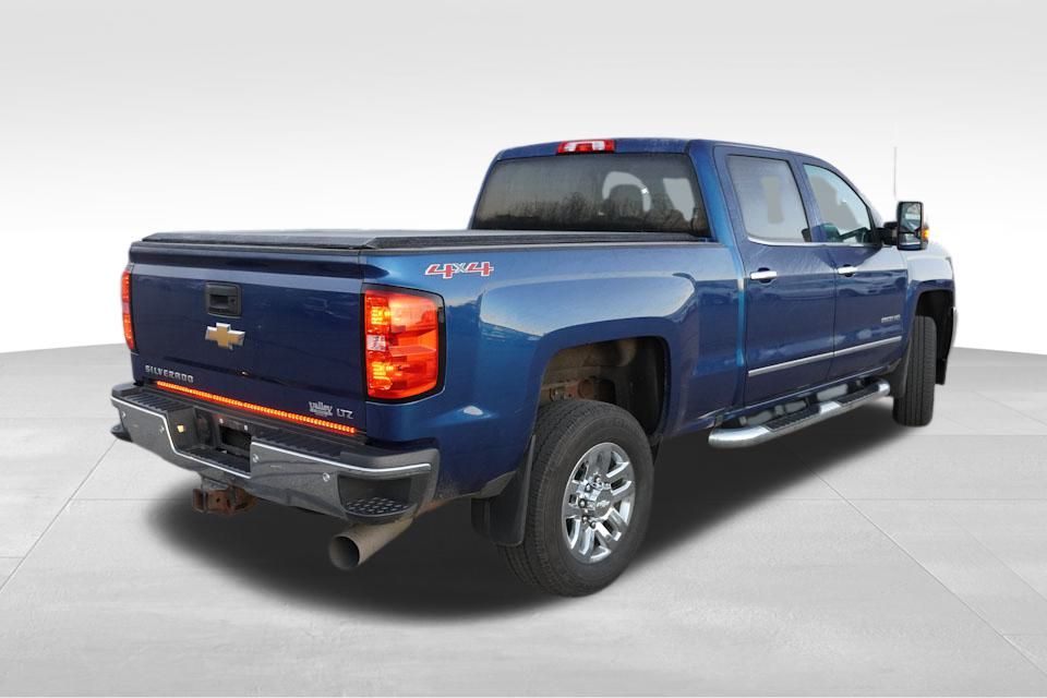 2017 Chevrolet Silverado 2500HD LTZ photo 3