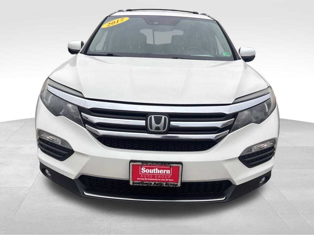 2017 Honda Pilot Elite photo 3