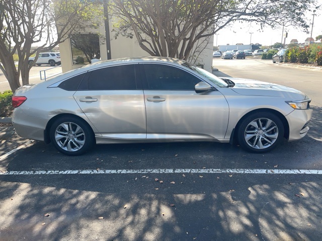 2018 Honda Accord LX photo 4