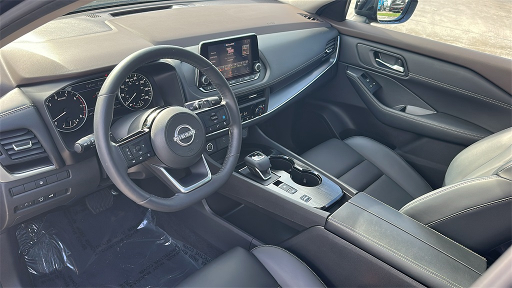 2023 Nissan Rogue SV photo 12
