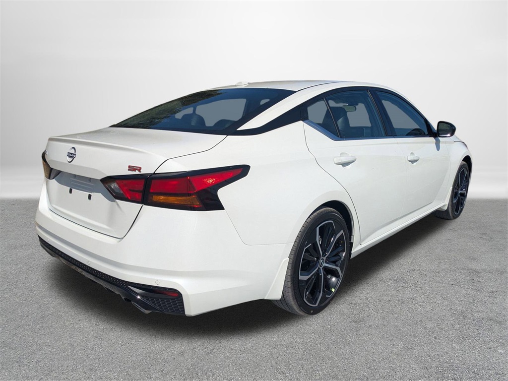 2025 Nissan Altima 2.5 SR photo 3