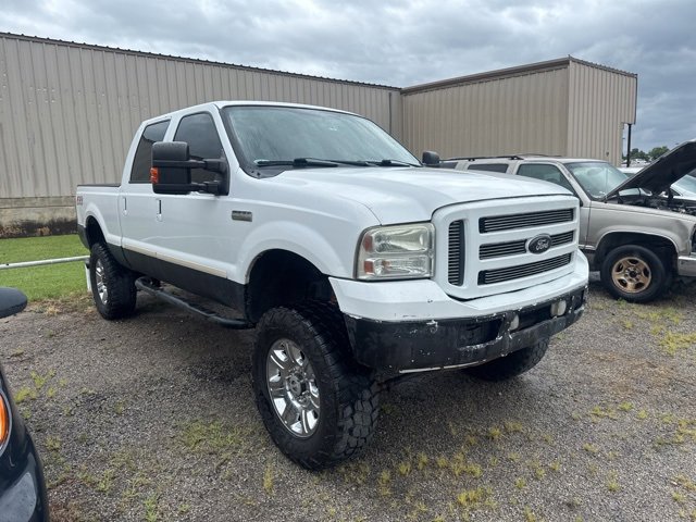 Used 2005 White Ford XL image 1
