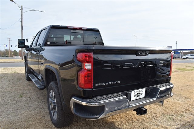 2025 Chevrolet Silverado 2500HD LT photo 4