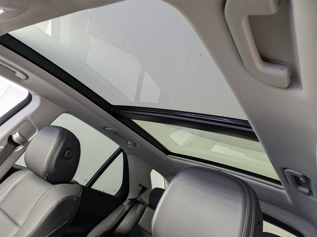 2026 Mercedes Benz GLE 350 4MATIC photo 3