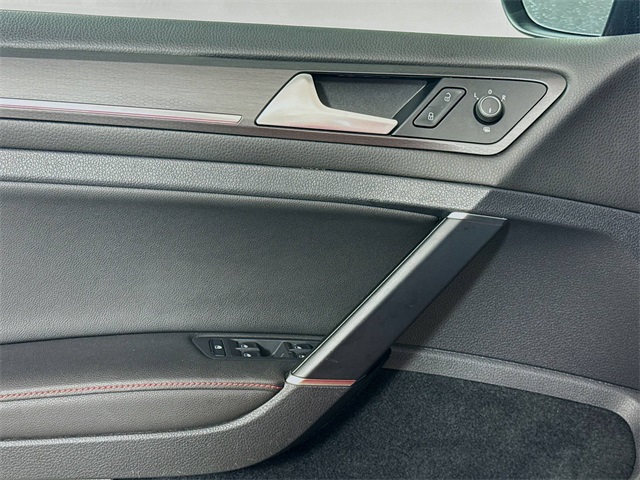 2020 Volkswagen Golf GTI SE Autobahn photo 19