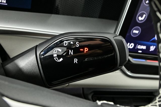 2025 Volkswagen Tiguan SE photo 17