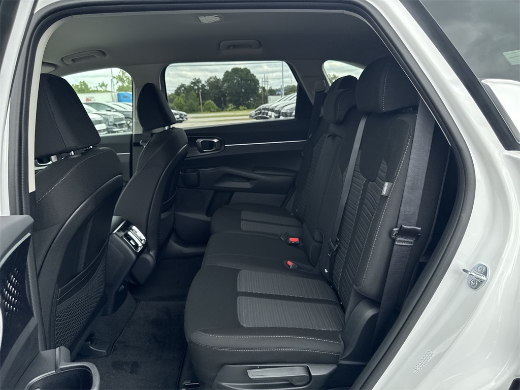 2025 Kia Sorento LX photo 25