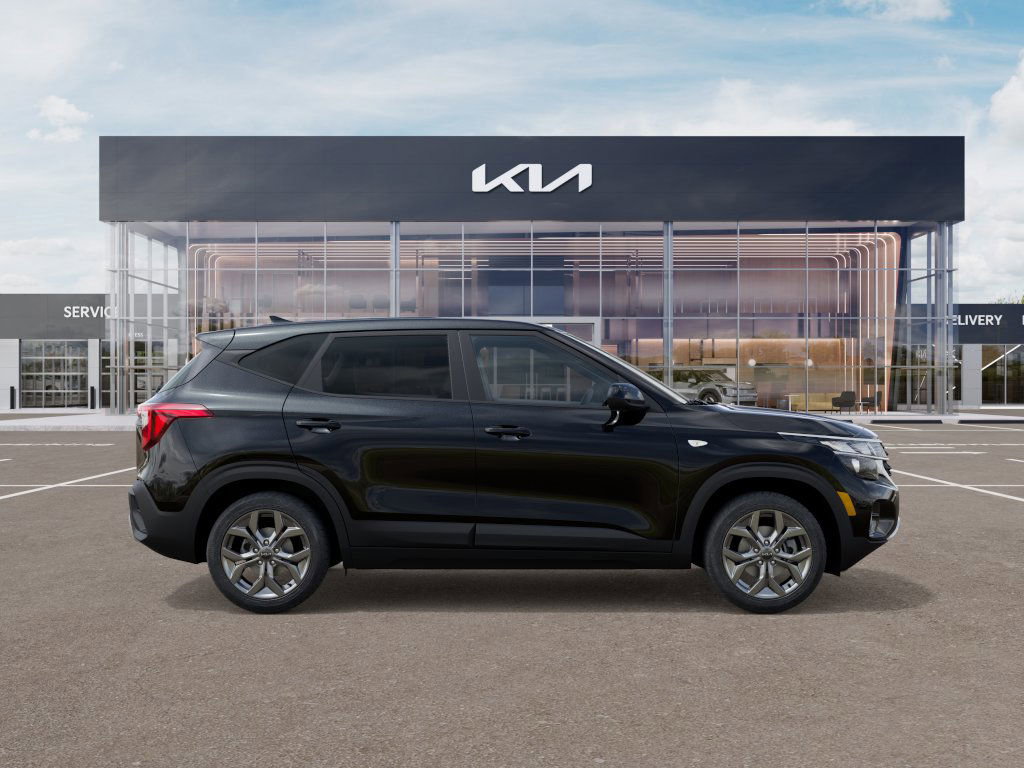 2026 Kia Seltos LX photo 5
