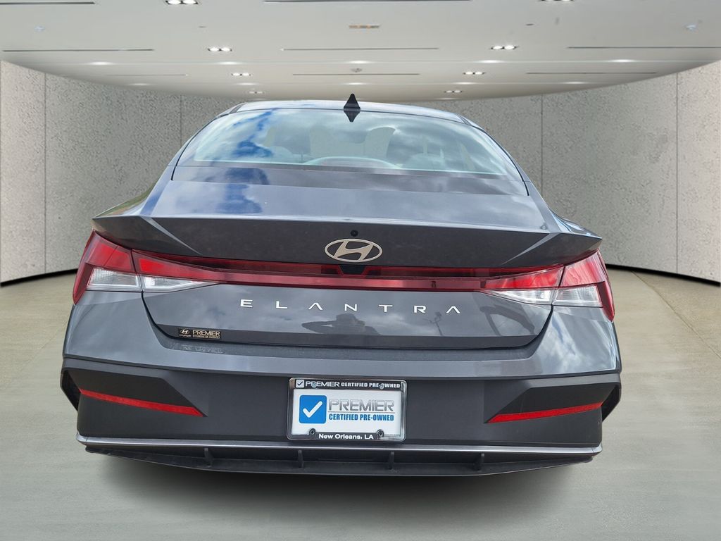 2024 Hyundai Elantra SE photo 4