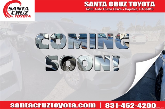 2024 Toyota Sienna LE's photo