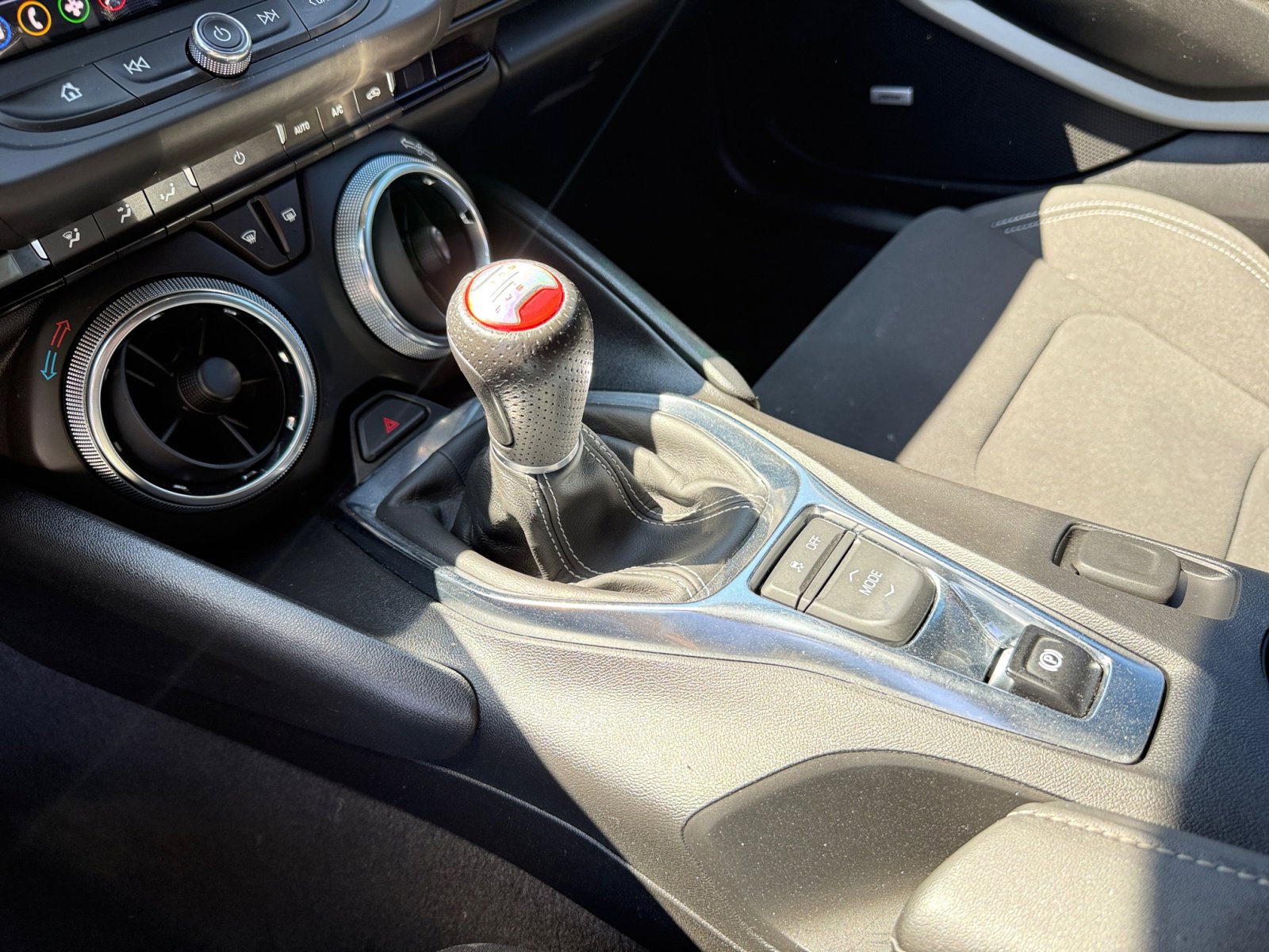 2021 Chevrolet Camaro LT1 photo 13