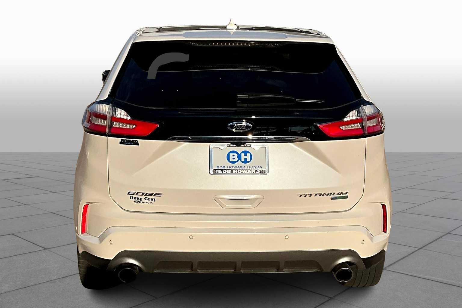 2019 Ford Edge Titanium photo 4