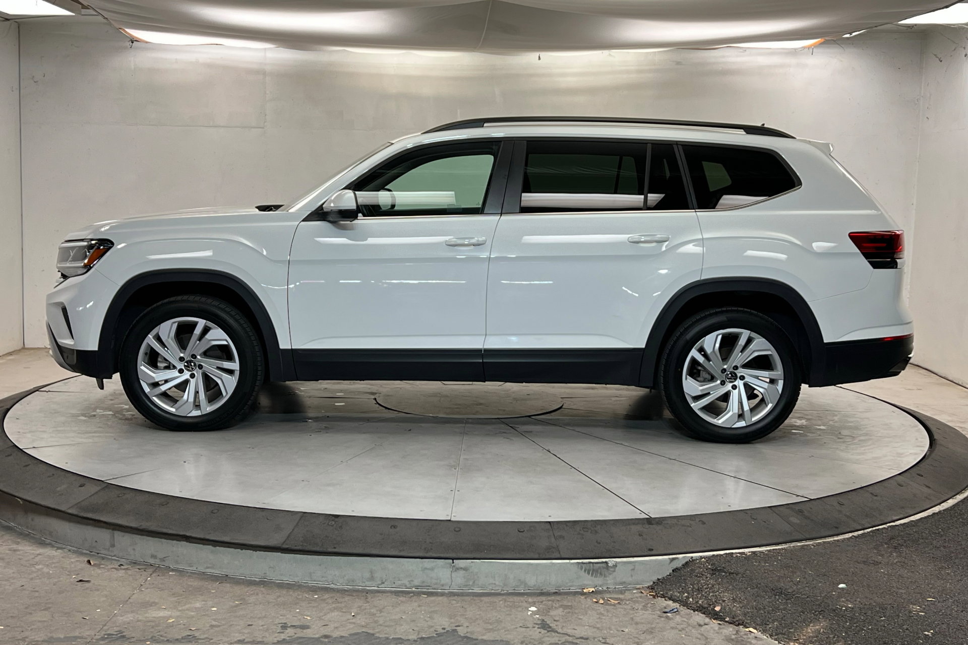 2021 Volkswagen Atlas V6 SE Technology photo 2
