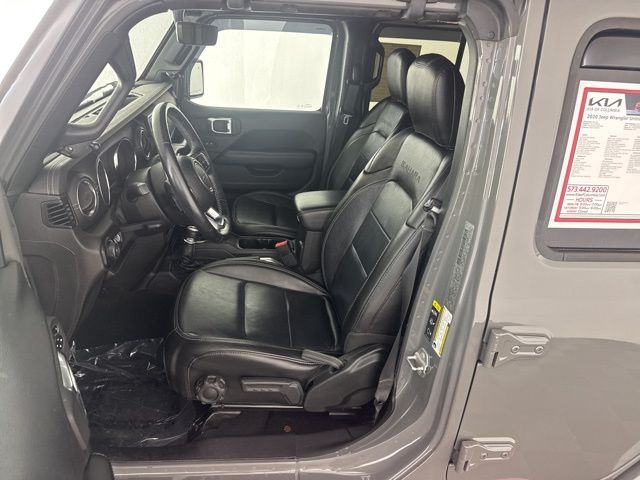 2020 Jeep Wrangler Unlimited Sahara photo 25