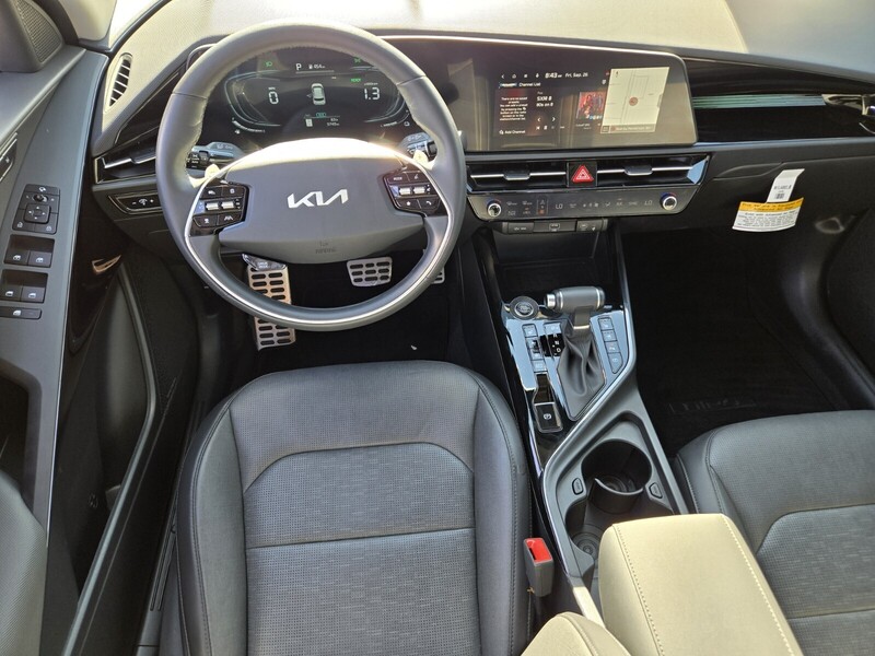 2024 Kia Niro SX Touring photo 12