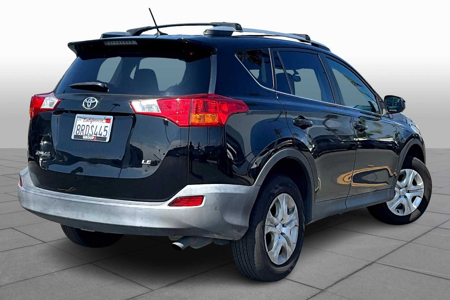 2014 Toyota RAV4 LE photo 12