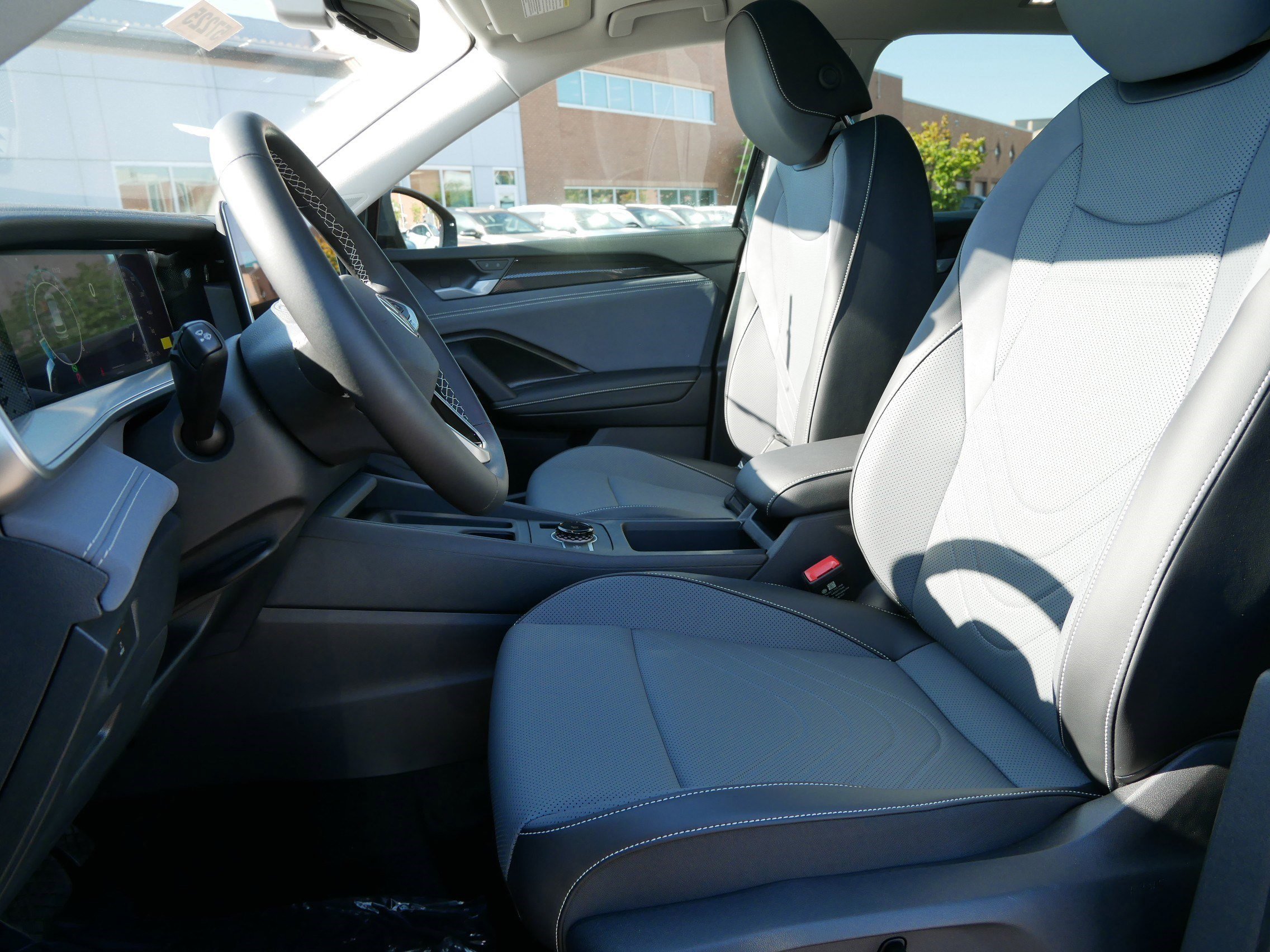 2025 Volkswagen Tiguan SE photo 3