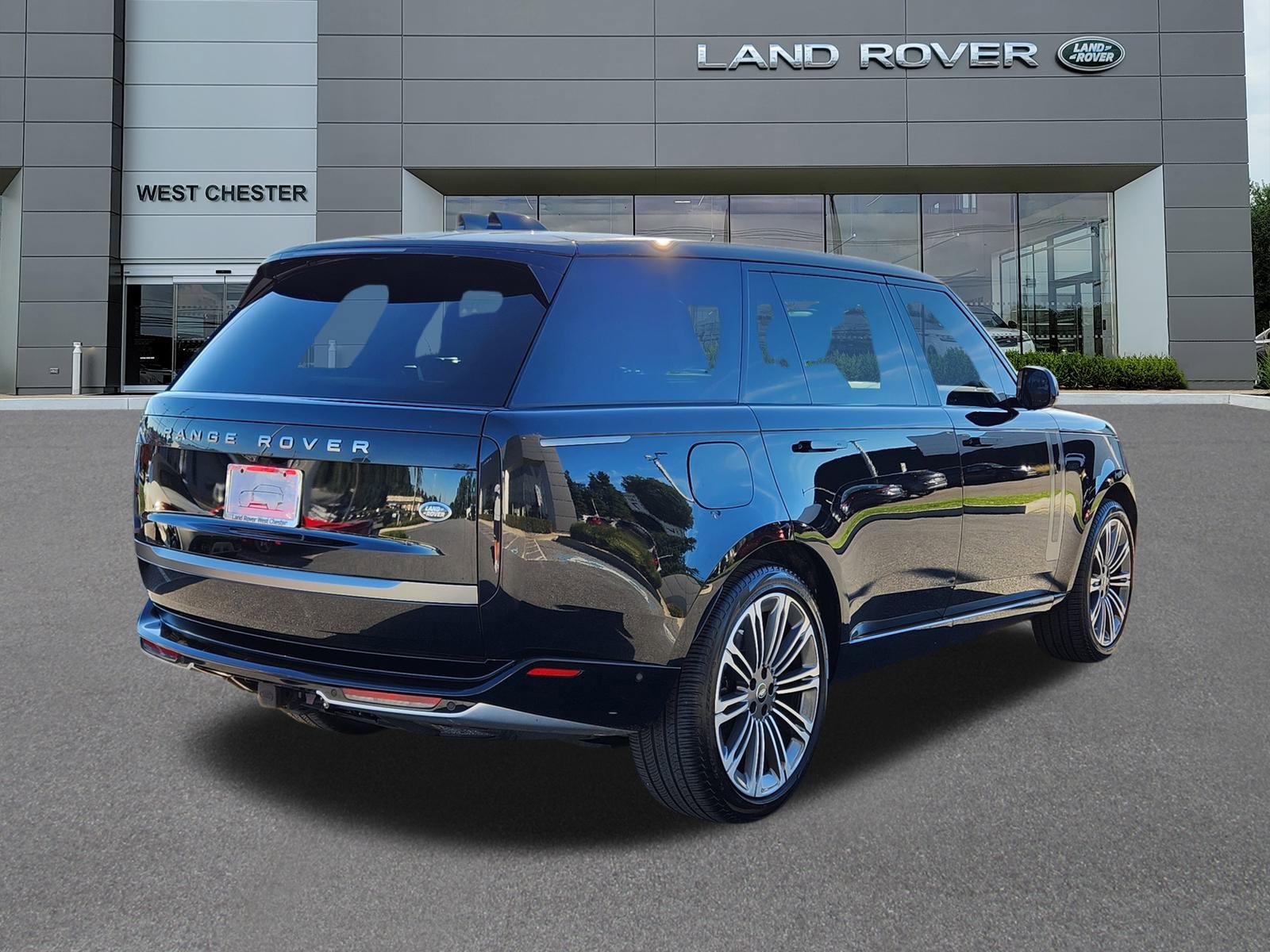 2023 Land Rover Range Rover SE photo 4