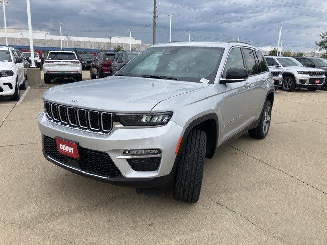 2025 Jeep Grand Cherokee Limited photo 3