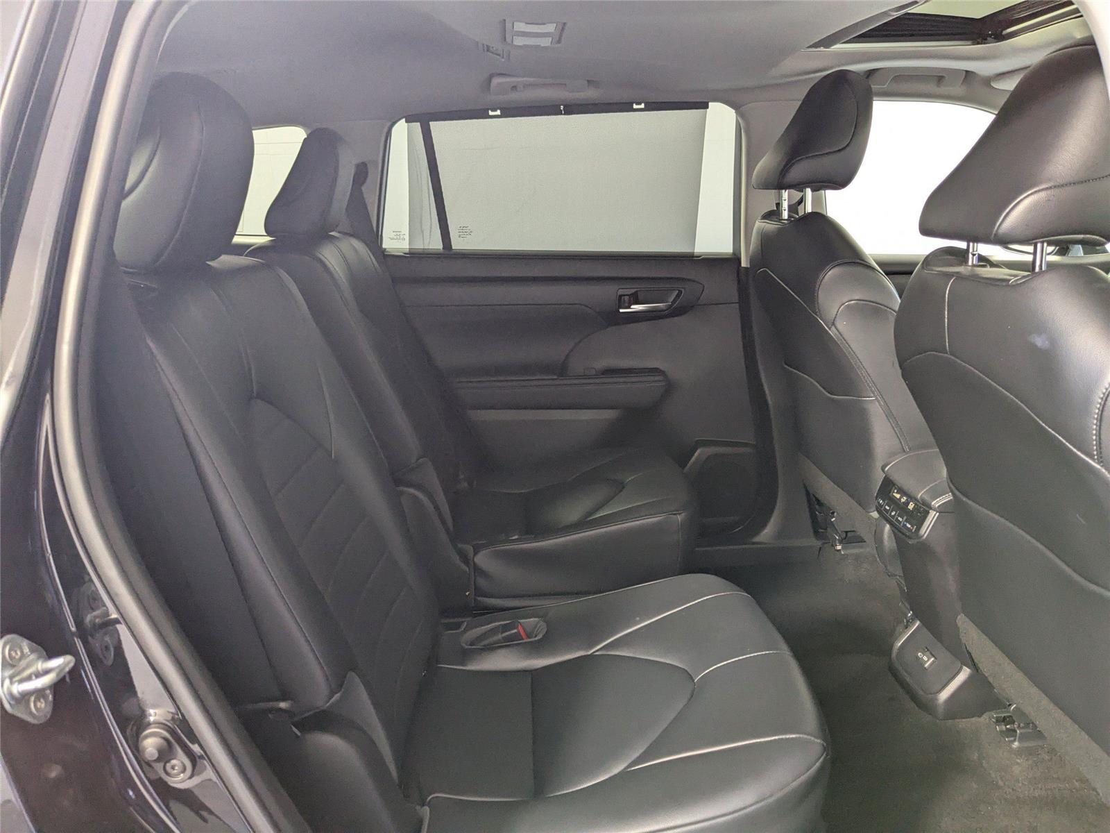 2023 Toyota Highlander Limited Platinum XLE XSE photo 2