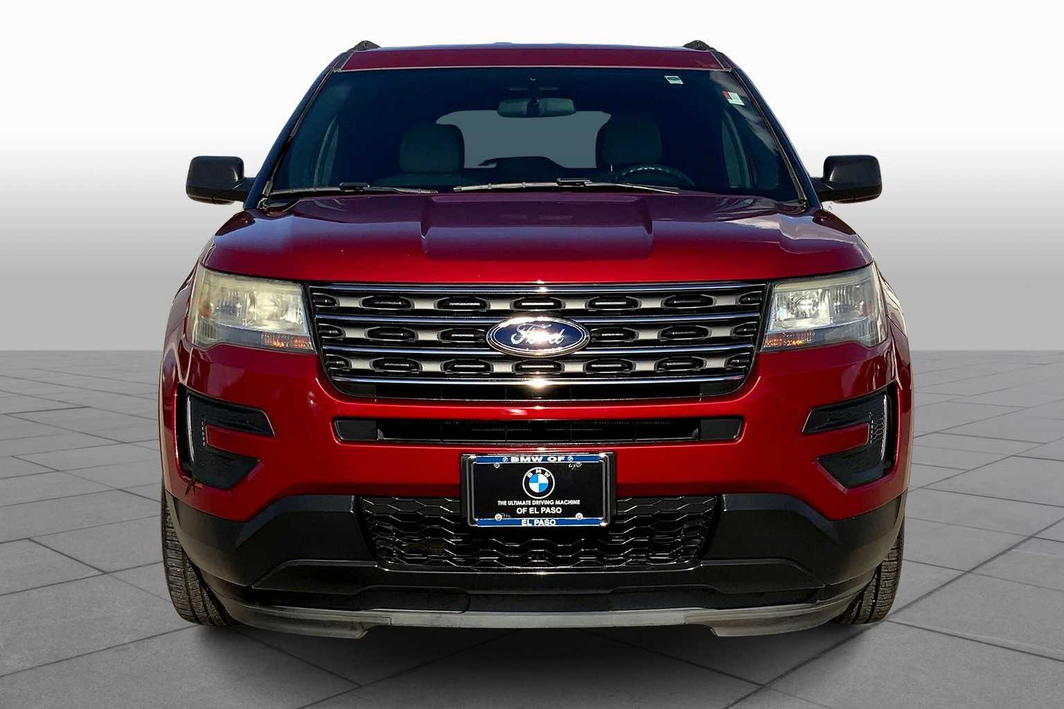 2017 Ford Explorer Base photo 3
