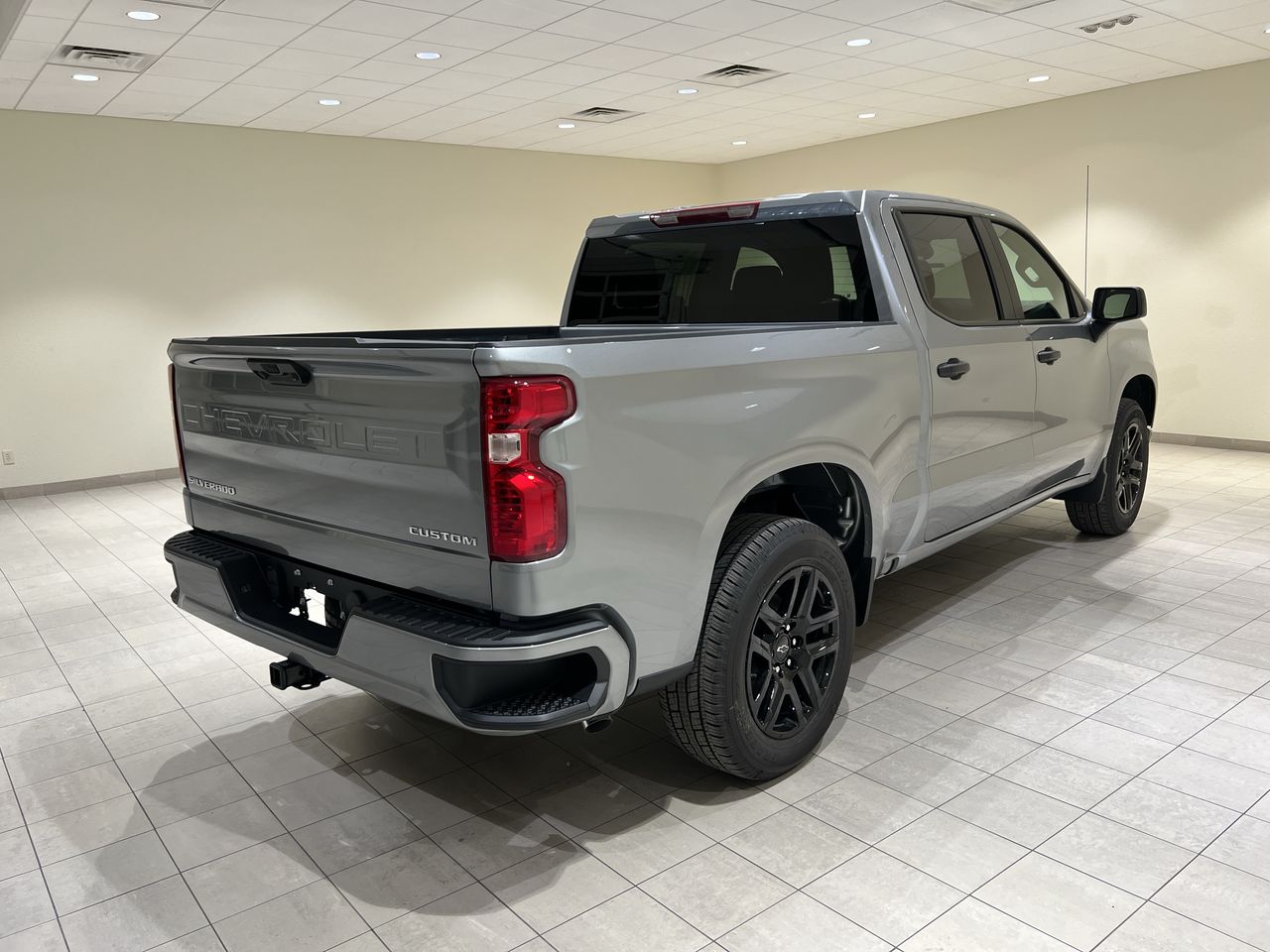 2026 Chevrolet Silverado 1500 Custom photo 3