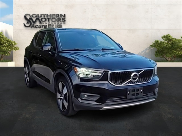 2021 Volvo XC40 Momentum photo 29
