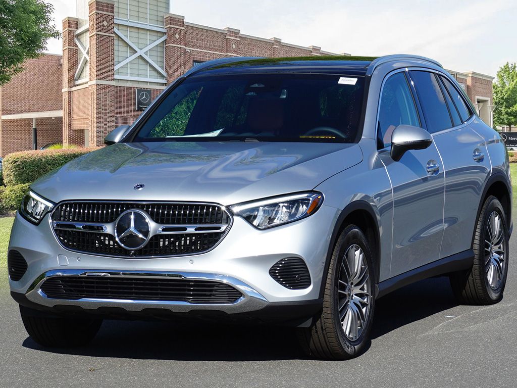 2026 Mercedes Benz GLC 300 photo 4