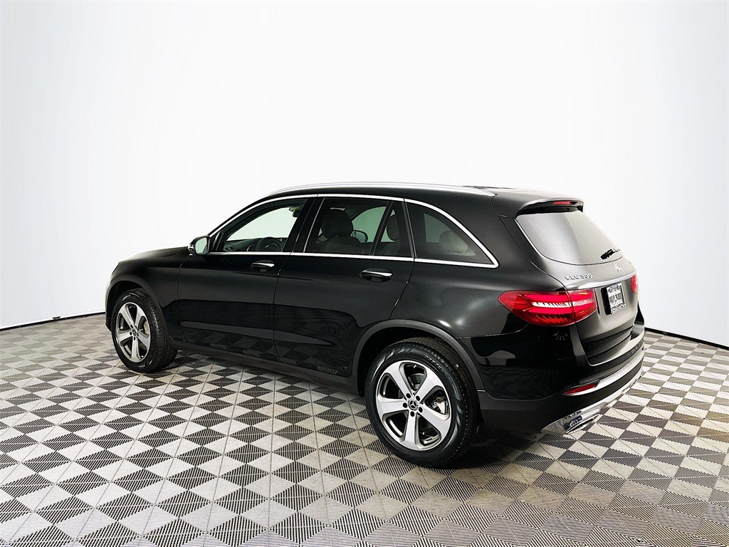 2019 Mercedes Benz GLC 300 4MATIC photo 4