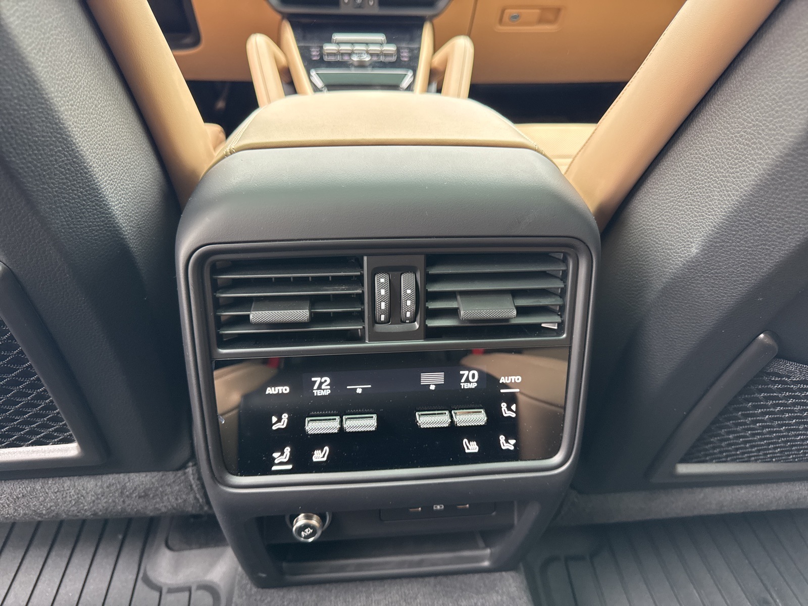 2024 Porsche Cayenne Base photo 12