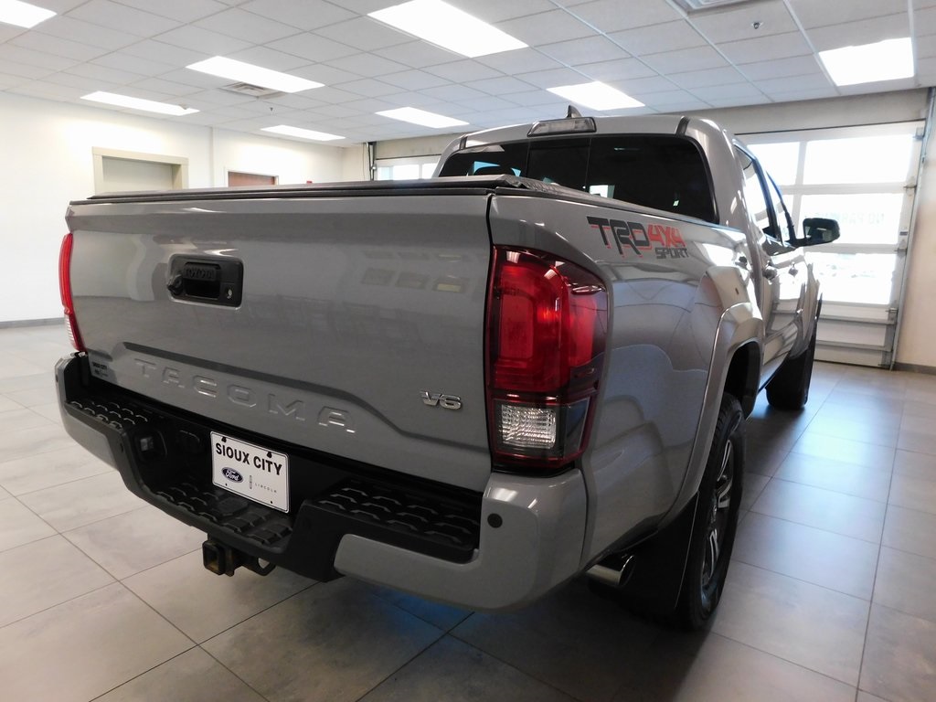 2018 Toyota Tacoma TRD Sport photo 7