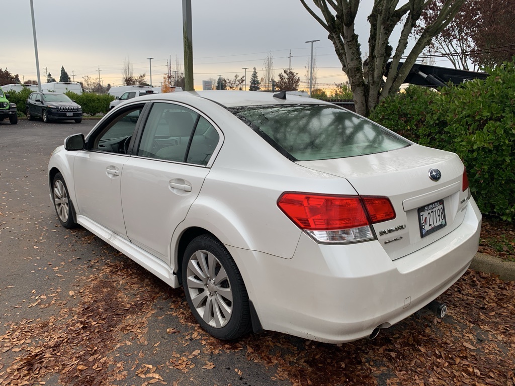 2011 Subaru Legacy 2.5i Limited photo 2