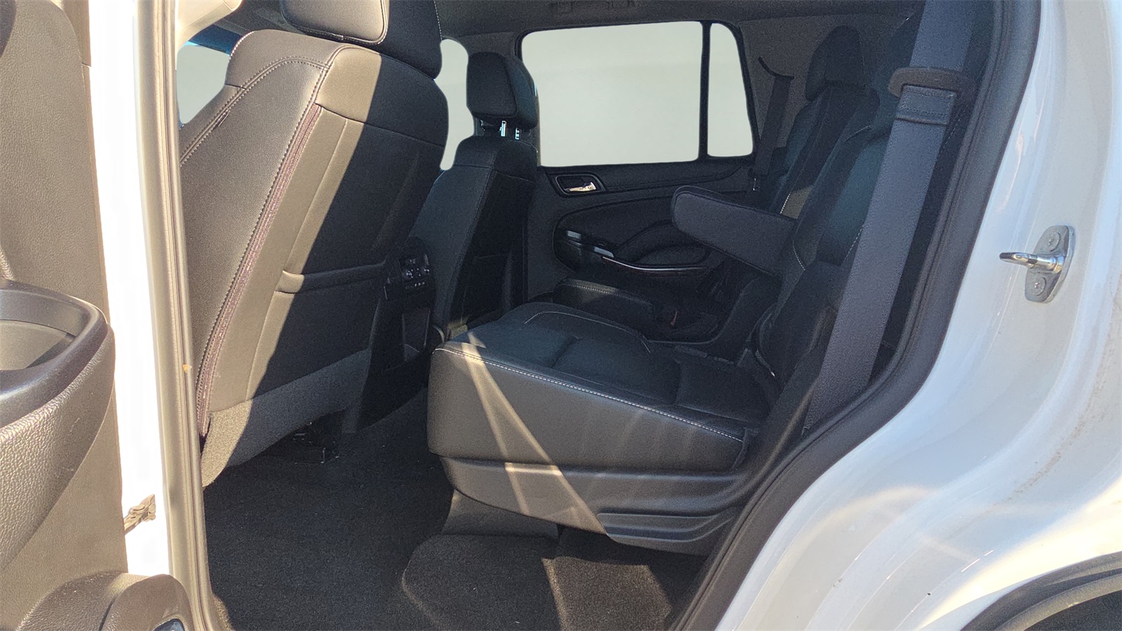 2018 Chevrolet Tahoe Premier photo 18