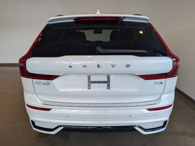 2026 Volvo XC60 Hybrid T8 Plus photo 4