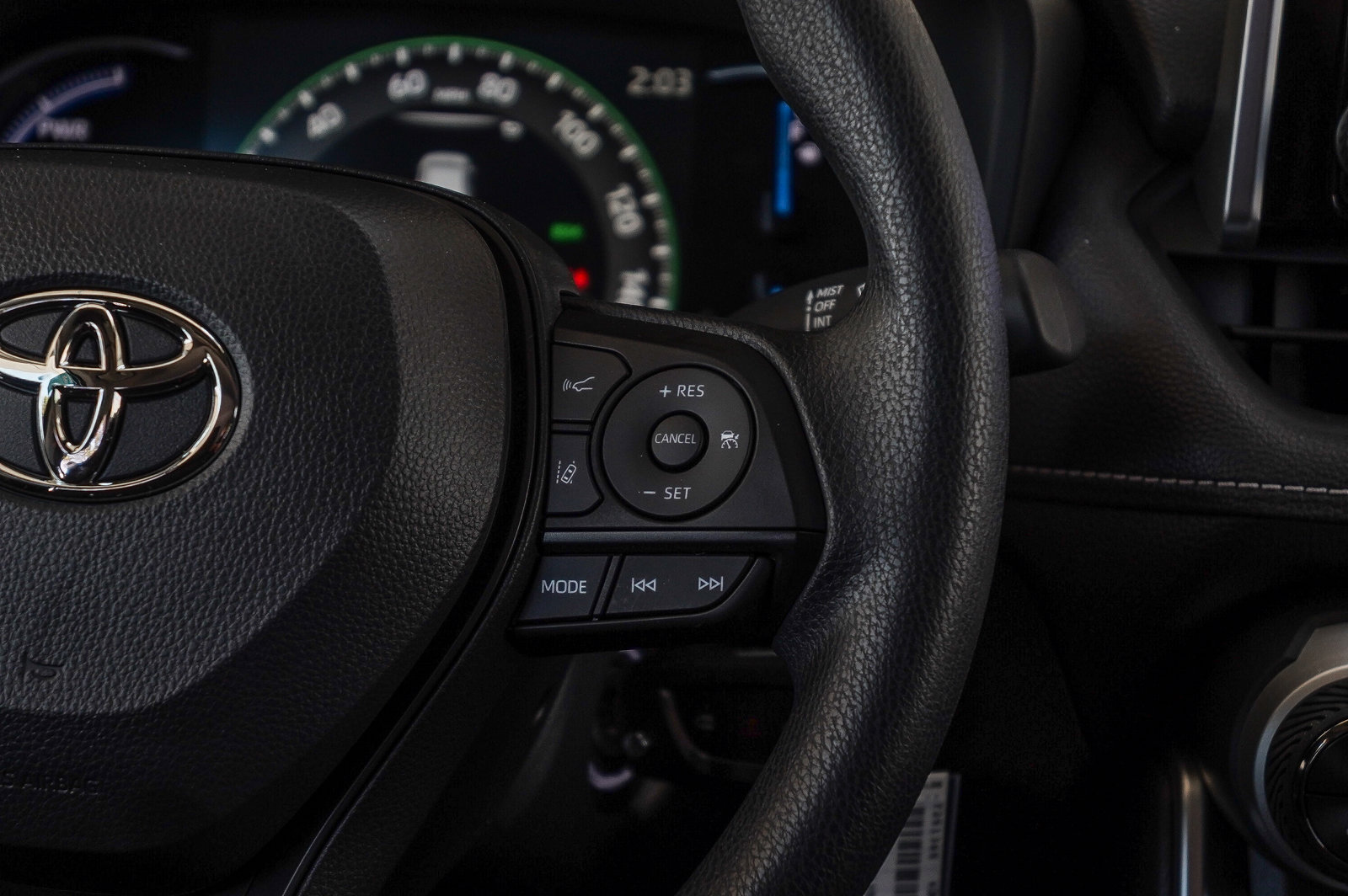2025 Toyota RAV4 Hybrid LE photo 16