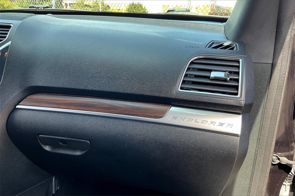 2019 Ford Explorer Limited photo 14