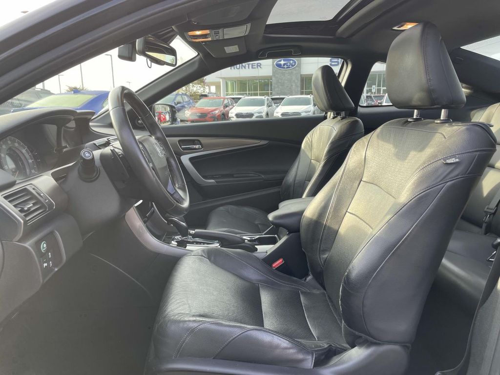 2016 Honda Accord Touring photo 6